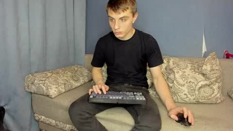 bristlebback online show from April 19, 6:10 pm