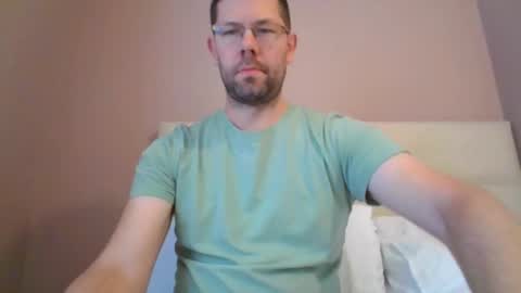 Snapshot of britguy6985 chatting on October 16, 9:17 am britguy6985 online show from October 16, 9:17 am