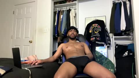 Snapshot of brownskinshortyy chatting on March 6, 2:19 am Brownskinshortyy online show from March 6, 2:19 am