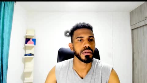 bruce_1111 online show from March 4, 4:03 pm