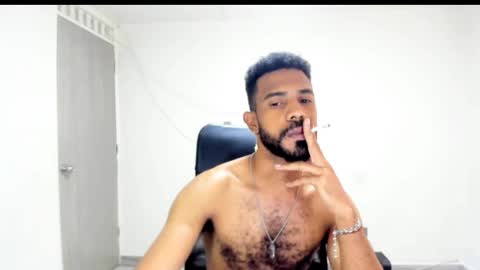 bruce_1111 online show from April 10, 8:16 pm