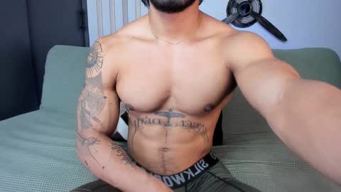 Snapshot of bruce_roldan chatting on January 30, 5:49 pm bruce roldan online show from January 30, 5:49 pm