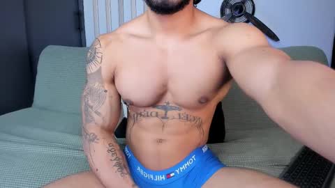 Snapshot of bruce_roldan chatting on March 8, 10:02 pm bruce roldan online show from March 8, 10:02 pm