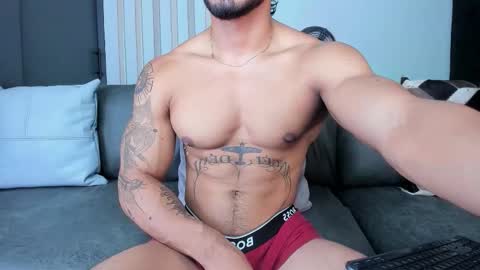 Snapshot of bruce_roldan chatting on September 20, 2:33 am bruce roldan online show from September 20, 2:33 am