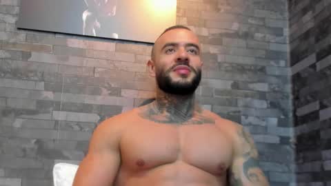 brucedallas online show from December 16, 2:07 am