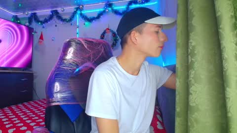 BRYAM INDEPENDENT MODEL online show from December 16, 2:15 am