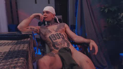 Snapshot of bulatov_x chatting on February 21, 7:55 am Dmitriy online show from February 21, 7:55 am