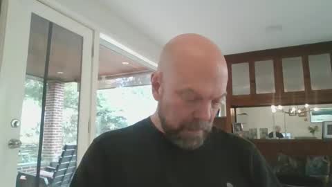 Snapshot of bulldog302w chatting on December 6, 7:01 pm bulldog302w online show from December 6, 7:01 pm