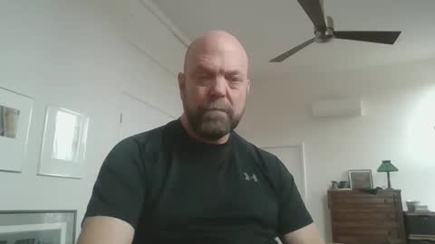 Snapshot of bulldog302w chatting on February 19, 6:21 pm bulldog302w online show from February 19, 6:21 pm