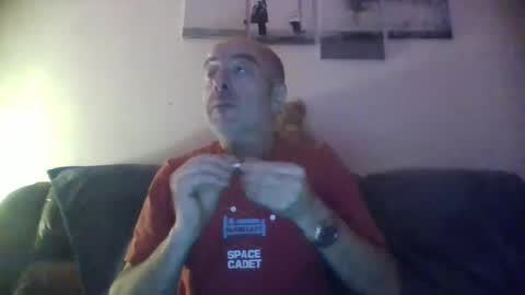 Snapshot of burnleyguy1977 chatting on December 26, 7:35 am burnleyguy1977 online show from December 26, 7:35 am