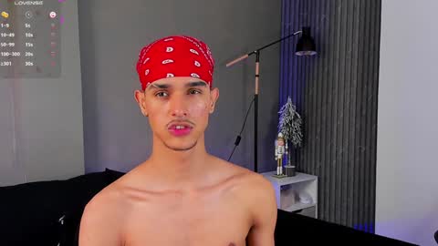 Buster independent model online show from December 17, 6:09 pm