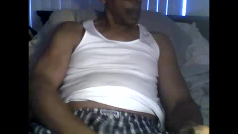 Snapshot of busturgutzgd11 chatting on October 18, 10:47 pm Busturgutzgd1 online show from October 18, 10:47 pm