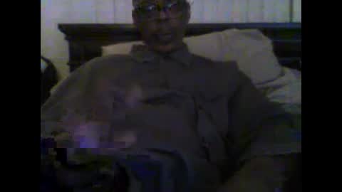 Snapshot of busturgutzgd11 chatting on February 4, 3:11 am Busturgutzgd1 online show from February 4, 3:11 am
