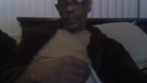 Snapshot of busturgutzgd11 chatting on January 4, 6:30 am Busturgutzgd1 online show from January 4, 6:30 am