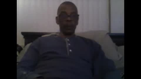 Snapshot of busturgutzgd11 chatting on January 23, 2:55 am Busturgutzgd1 online show from January 23, 2:55 am