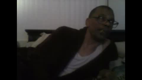 Snapshot of busturgutzgd11 chatting on February 8, 5:29 am Busturgutzgd1 online show from February 8, 5:29 am