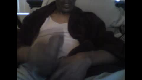 Snapshot of busturgutzgd11 chatting on February 1, 4:22 pm Busturgutzgd1 online show from February 1, 4:22 pm