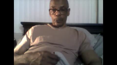 Snapshot of busturgutzgd11 chatting on February 27, 5:56 am Busturgutzgd1 online show from February 27, 5:56 am