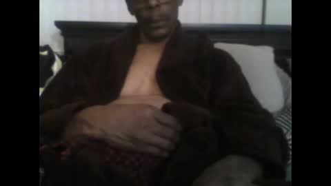 Snapshot of busturgutzgd11 chatting on December 28, 4:30 am Busturgutzgd1 online show from December 28, 4:30 am