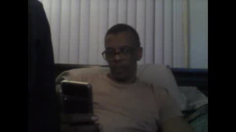 Snapshot of busturgutzgd11 chatting on December 20, 1:58 am Busturgutzgd1 online show from December 20, 1:58 am