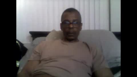 Snapshot of busturgutzgd11 chatting on February 16, 5:26 am Busturgutzgd1 online show from February 16, 5:26 am