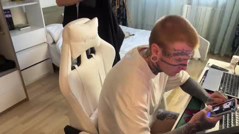 c10h15on online show from February 3, 9:14 am