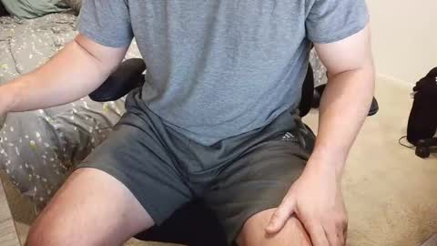 callmeroger33 online show from April 14, 9:58 pm