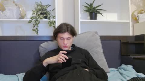 Calvin online show from January 11, 7:49 pm