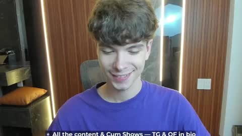 Hey I am Calvin  online show from April 19, 5:23 pm