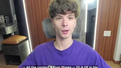 Hey I am Calvin  online show from April 19, 6:10 pm