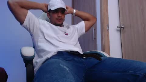 camilo_contre21 online show from March 20, 12:25 am