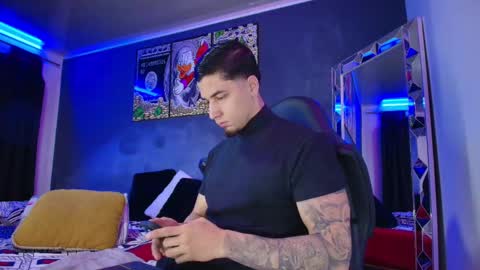 Snapshot of camiloalvarezzz3 chatting on March 3, 12:10 pm CAMILO online show from March 3, 12:10 pm