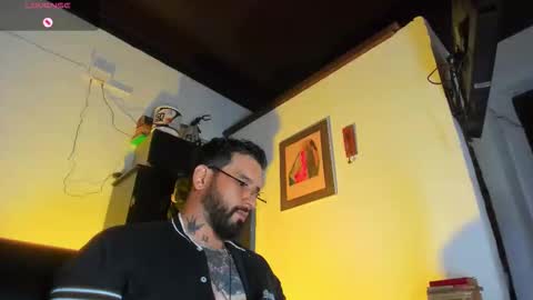 Snapshot of camilomayer chatting on September 29, 4:03 pm Camilo online show from September 29, 4:03 pm