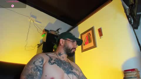 Snapshot of camilomayer chatting on October 8, 6:01 pm Camilo online show from October 8, 6:01 pm