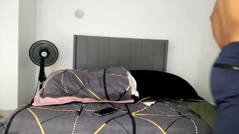 camilor_30 online show from March 24, 12:21 pm