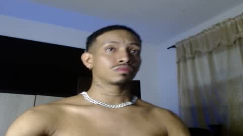 camilovarg online show from November 29, 7:43 am