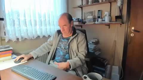 Cammee online show from December 25, 8:07 am