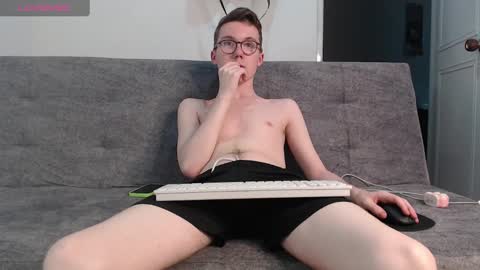 Snapshot of cammykev chatting on March 9, 3:23 am online show from March 9, 3:23 am