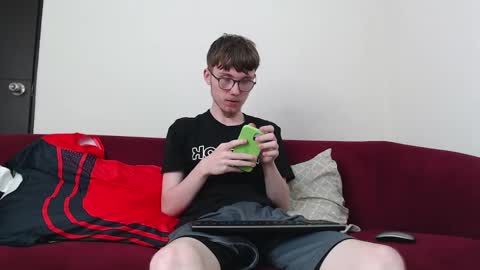 Snapshot of cammykev chatting on September 22, 4:50 pm online show from September 22, 4:50 pm