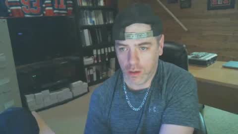 Snapshot of canadianboi6969 chatting on February 16, 4:53 am CanadianBacon6969 online show from February 16, 4:53 am
