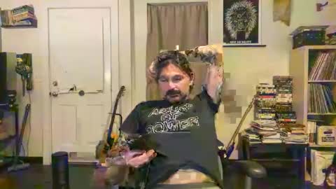 Snapshot of cantleavethehouse chatting on December 28, 6:49 am cantleavethehouse online show from December 28, 6:49 am