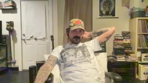 Snapshot of cantleavethehouse chatting on February 27, 2:41 am cantleavethehouse online show from February 27, 2:41 am