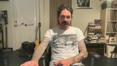 Snapshot of cantleavethehouse chatting on January 16, 5:32 am cantleavethehouse online show from January 16, 5:32 am