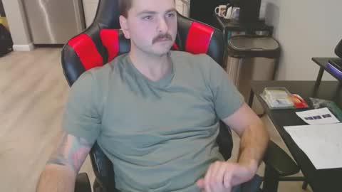 Snapshot of cardi_beans chatting on January 3, 5:17 am cardi_beans online show from January 3, 5:17 am