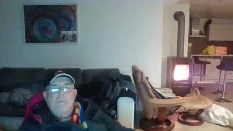 charles6064 online show from January 18, 8:44 pm