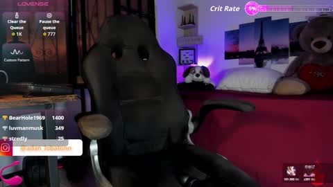 Snapshot of charly_85016 chatting on October 13, 4:24 pm charly online show from October 13, 4:24 pm