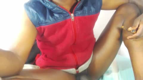 charly_vergonti_ online show from March 7, 5:06 pm