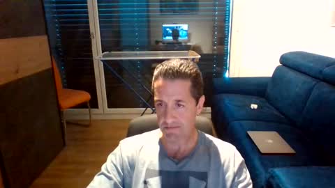 che1600 online show from April 26, 5:21 pm