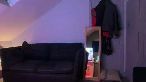 Snapshot of cheekylondon70 chatting on September 25, 12:20 am Cheekylondon online show from September 25, 12:20 am