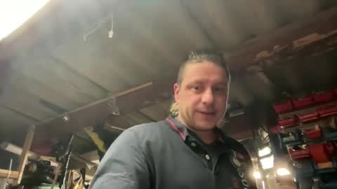 Chris online show from December 8, 5:29 am